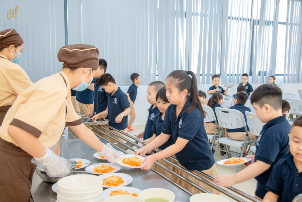 Các suất ăn học đường không đủ hàm lượng dinh dưỡng là điều mà nhiều phụ huynh quan tâm